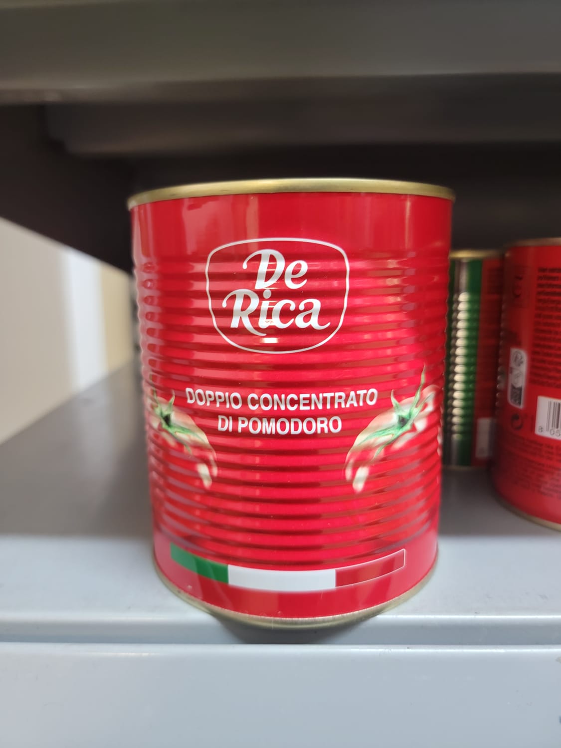 Derica Tin tomoatos